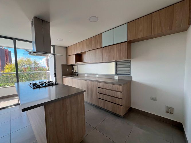 Apartamento de 2 alcobas en arriendo en Cumbres, Envigado, 87 m² · foto 5 de 16