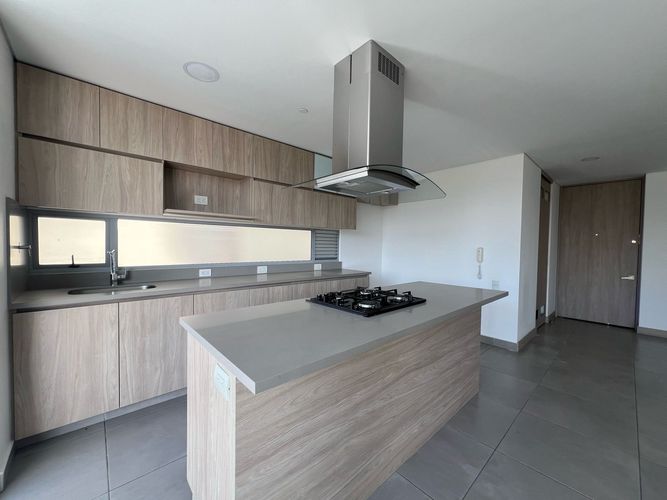Apartamento de 2 alcobas en arriendo en Cumbres, Envigado, 87 m² · foto 6 de 16