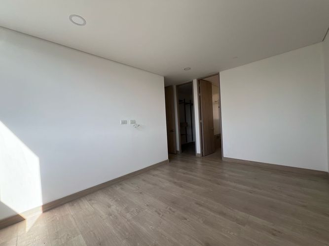 Apartamento de 2 alcobas en arriendo en Cumbres, Envigado, 87 m² · foto 13 de 16
