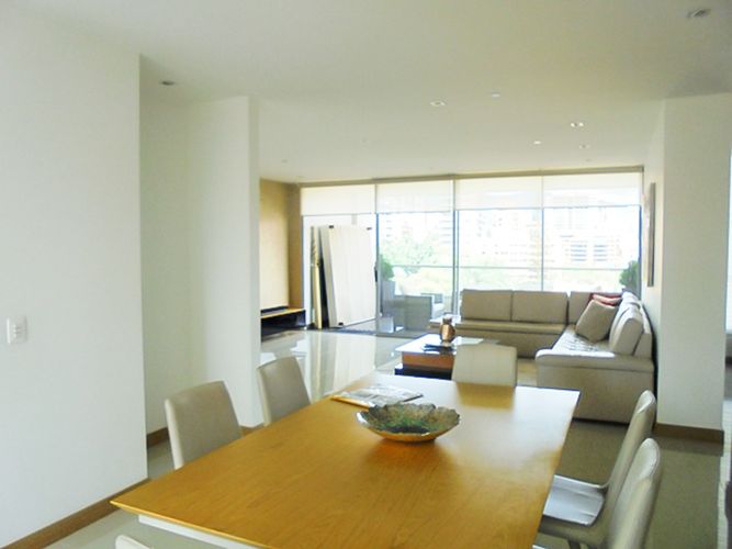 Apartamento de 3 alcobas en arriendo en El Poblado, Medellín, 188 m² · foto 2 de 17