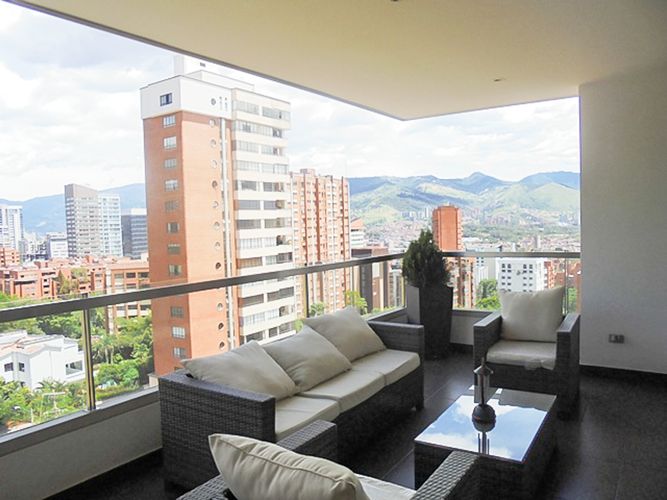 Apartamento de 3 alcobas en arriendo en El Poblado, Medellín, 188 m² · foto 16 de 17