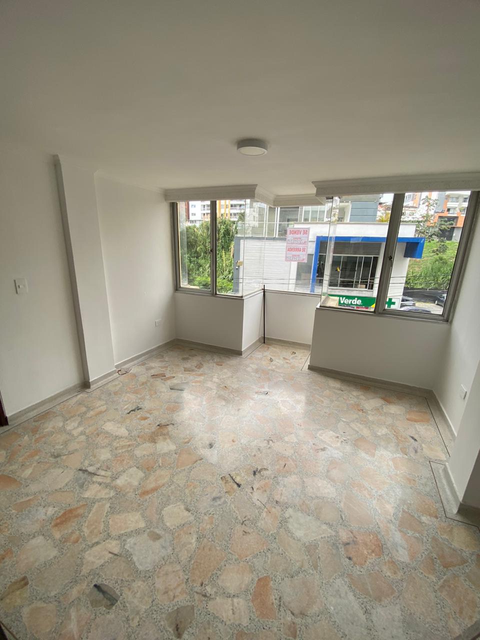 Apartamento en venta en Pinares, Pereira · foto 2 de 12