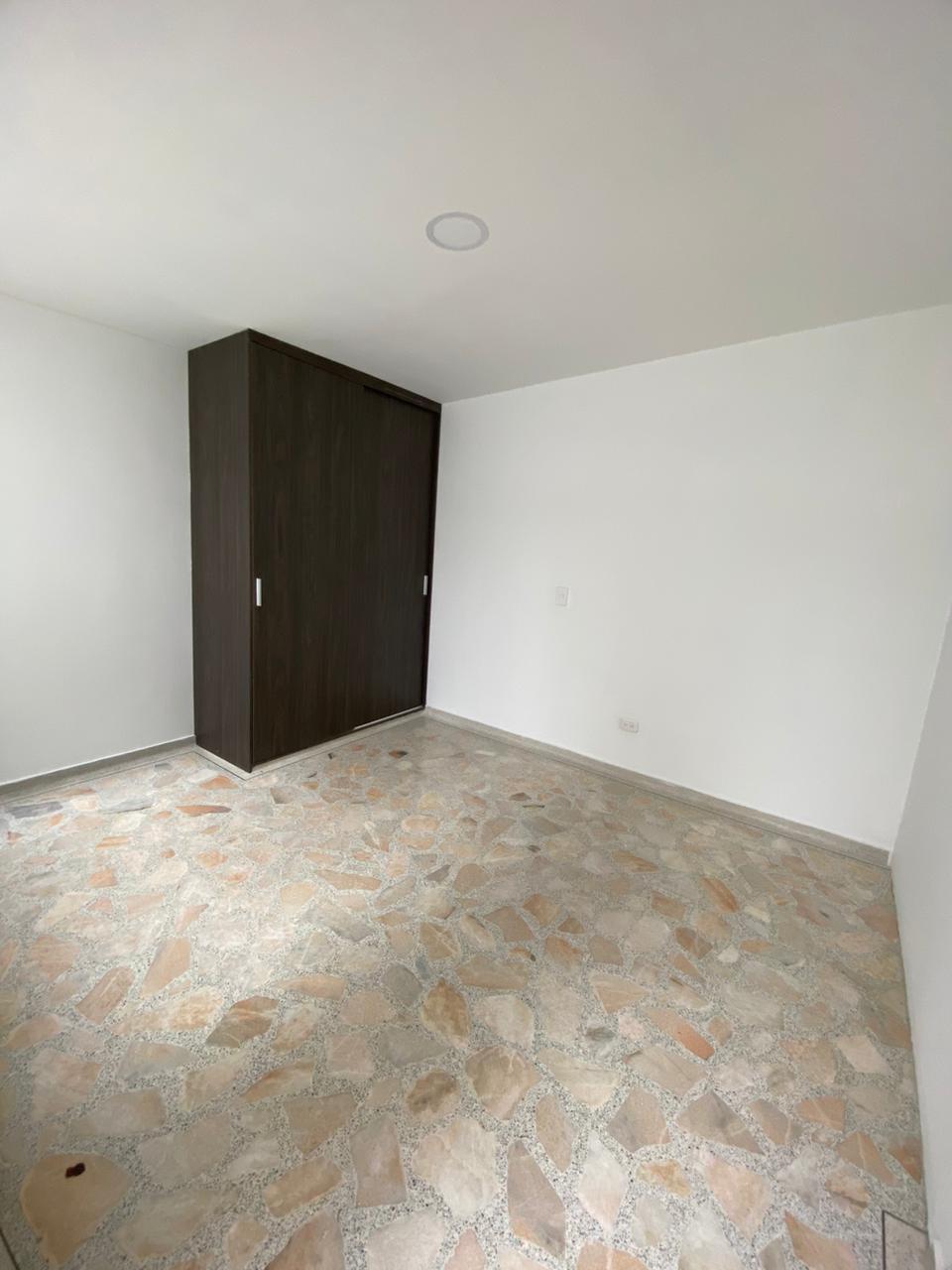 Apartamento en venta en Pinares, Pereira · foto 4 de 12