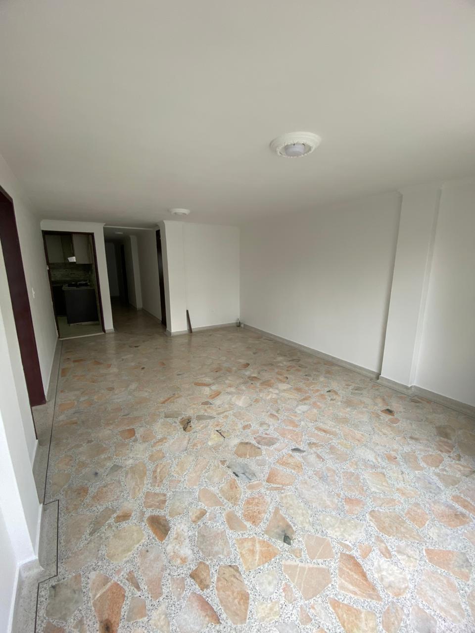 Apartamento en venta en Pinares, Pereira · foto 6 de 12