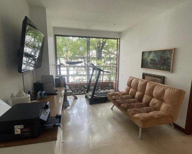 Apartamento de 3 alcobas en venta en Los Naranjos, Medellín, 218 m² · foto 2 de 6