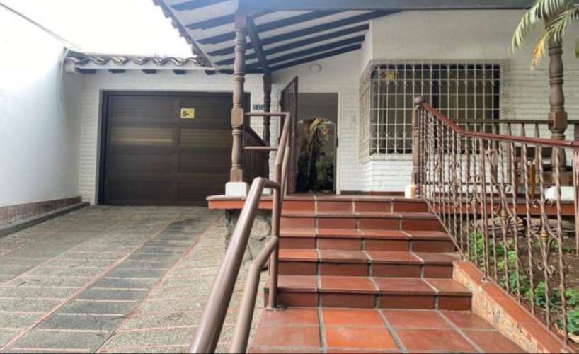 Casa de 4 alcobas en venta en Cristales, Cali, 312 m² · foto 3 de 14