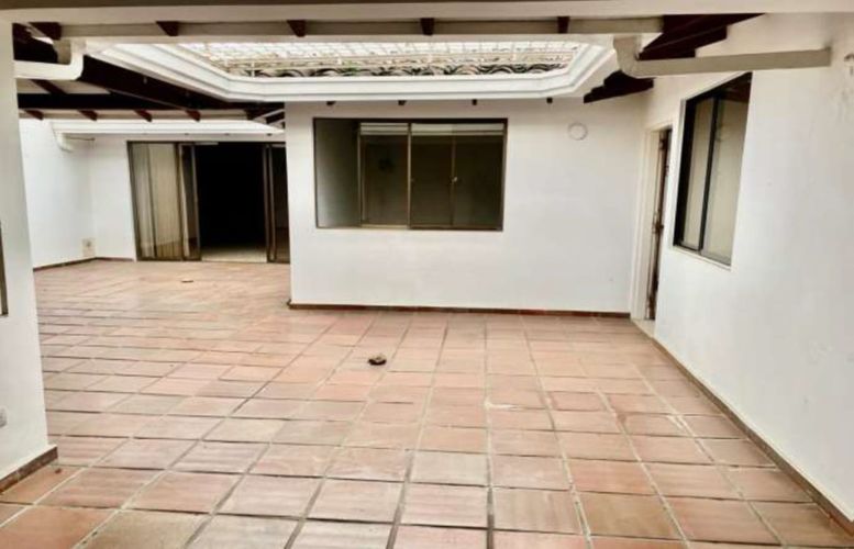 Casa de 4 alcobas en venta en Cristales, Cali, 312 m² · foto 11 de 14