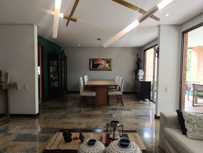 Casa de 3 alcobas en venta en El Poblado, Medellín, 256 m² · foto 4 de 20