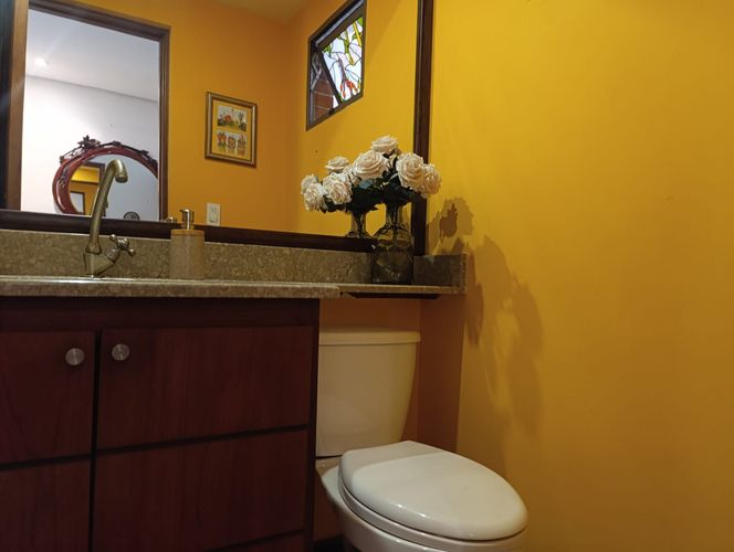 Casa de 3 alcobas en venta en El Poblado, Medellín, 256 m² · foto 9 de 20