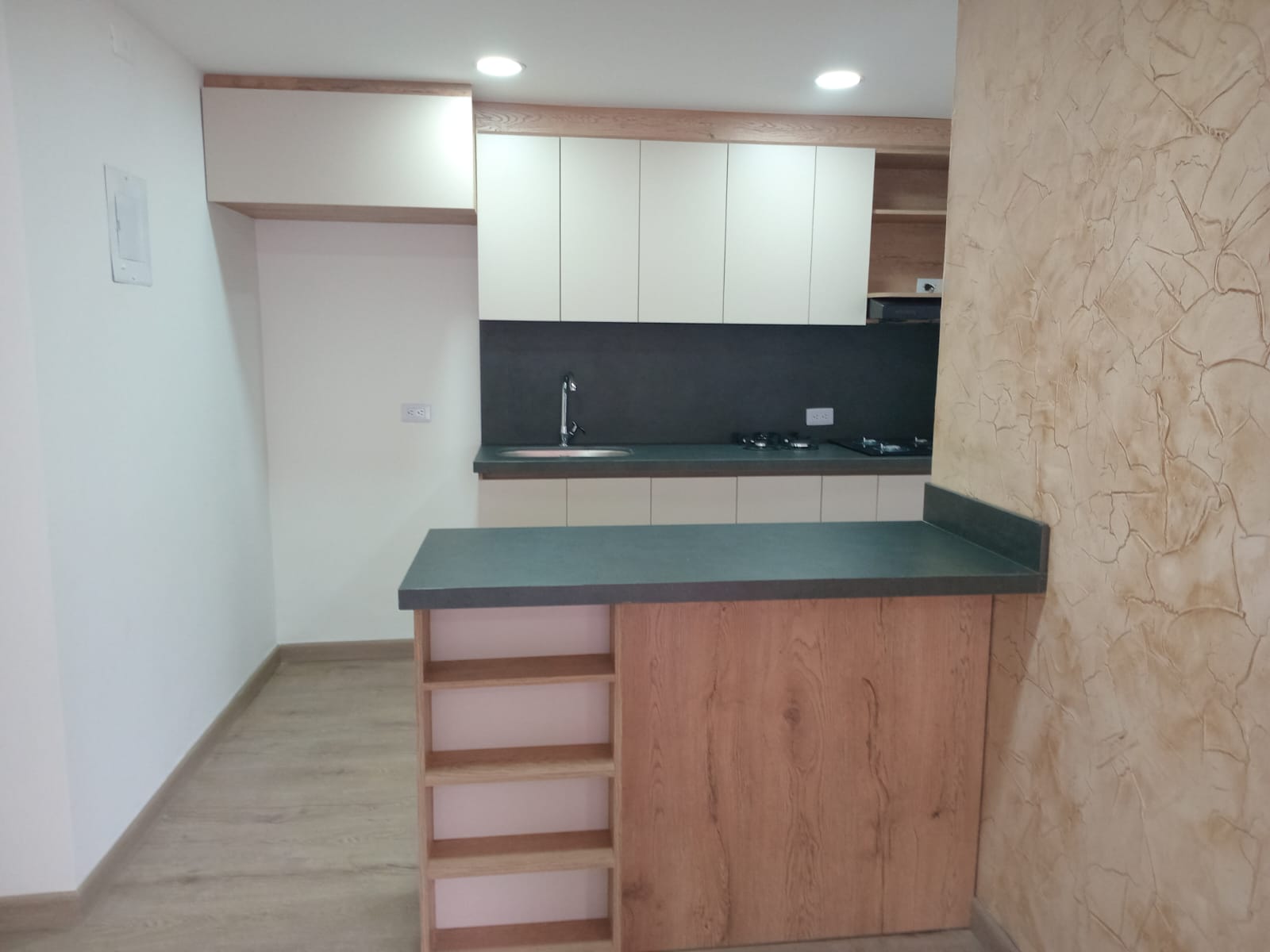 Apartamento en venta en El Poblado, Medellín · foto 4 de 16