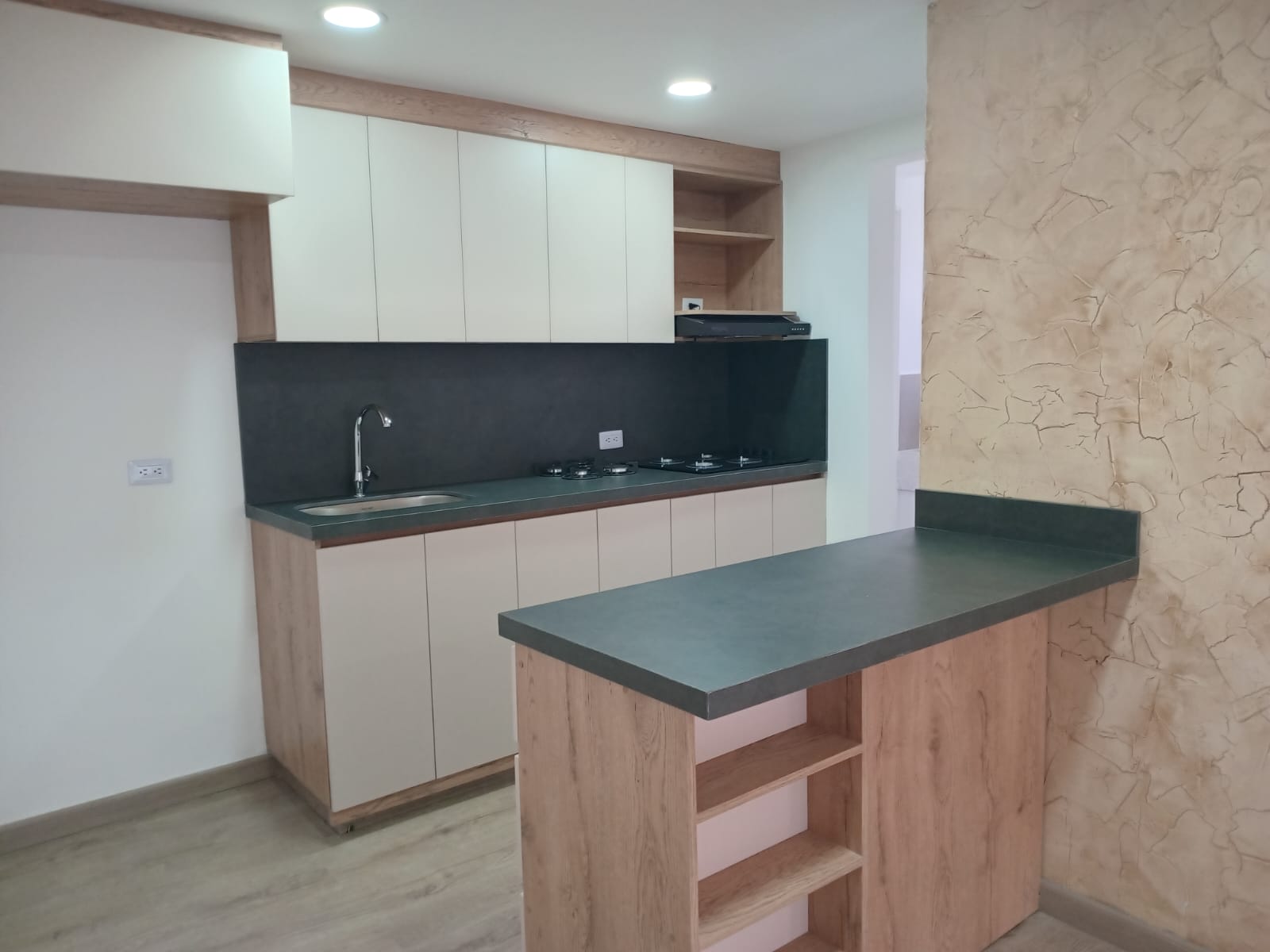 Apartamento en venta en El Poblado, Medellín · foto 5 de 16