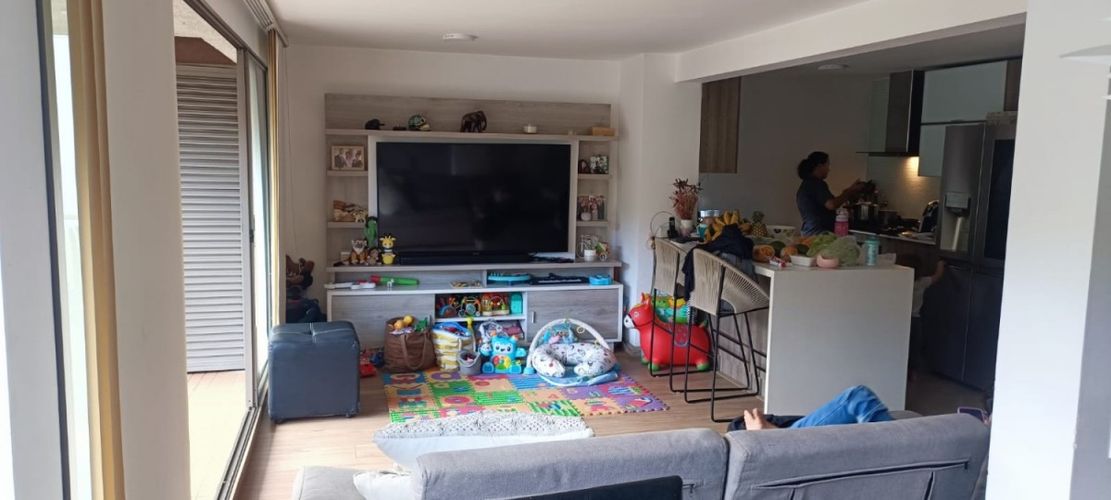 Apartamento de 3 alcobas en arriendo en Loma De Los Bernal, Medellín, 97 m² · foto 11 de 18
