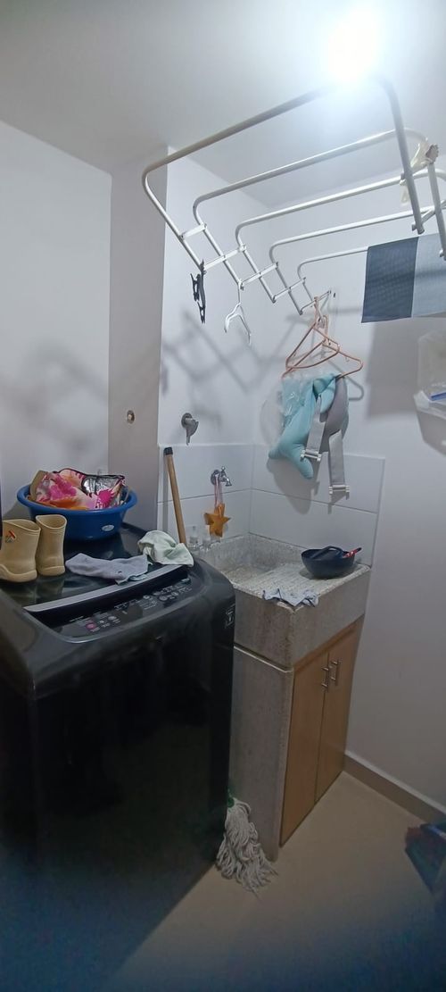 Apartamento de 3 alcobas en arriendo en Loma De Los Bernal, Medellín, 97 m² · foto 18 de 18