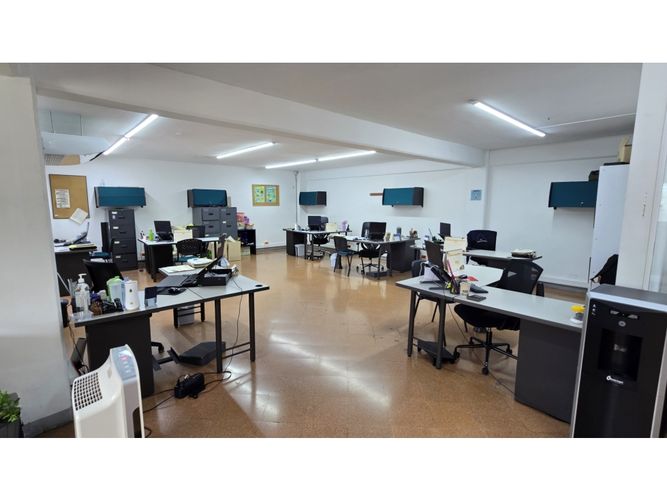 Bodega en arriendo en El Poblado, Medellín, 400 m² · foto 2 de 19