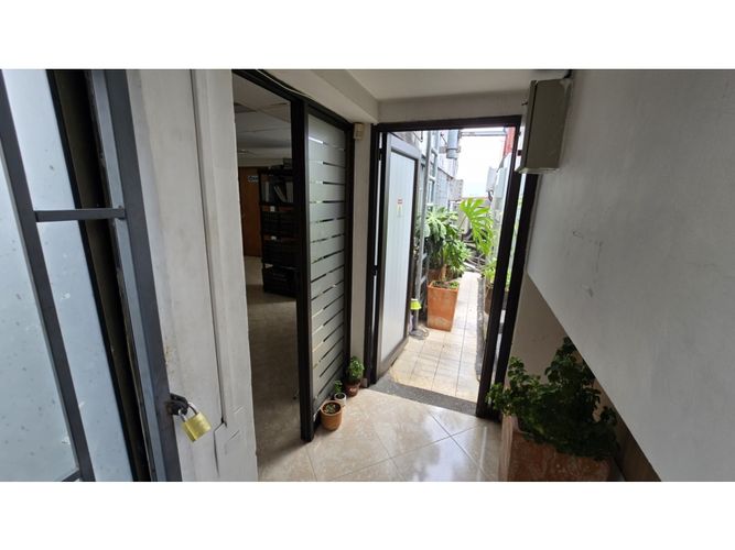 Bodega en arriendo en El Poblado, Medellín, 400 m² · foto 16 de 19