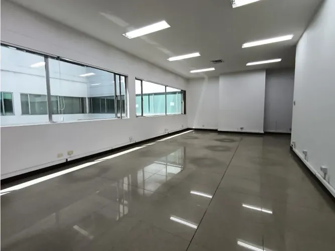 Oficina en arriendo en Noel, Medellín, 84 m² · foto 2 de 6