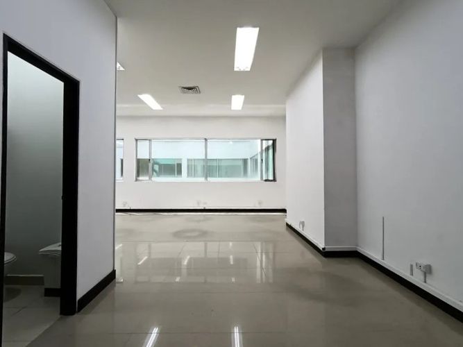 Oficina en arriendo en Noel, Medellín, 84 m² · foto 4 de 6