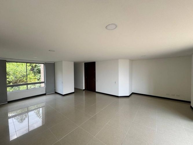 Apartamento de 2 alcobas en arriendo en Castropol, Medellín, 100 m² · foto 3 de 16
