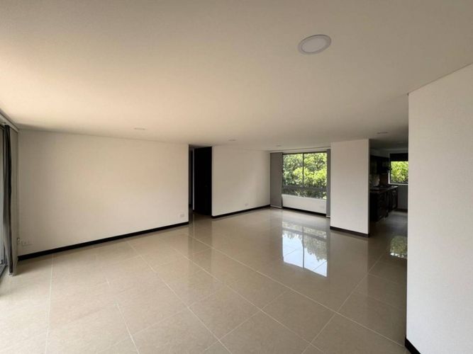 Apartamento de 2 alcobas en arriendo en Castropol, Medellín, 100 m² · foto 5 de 16