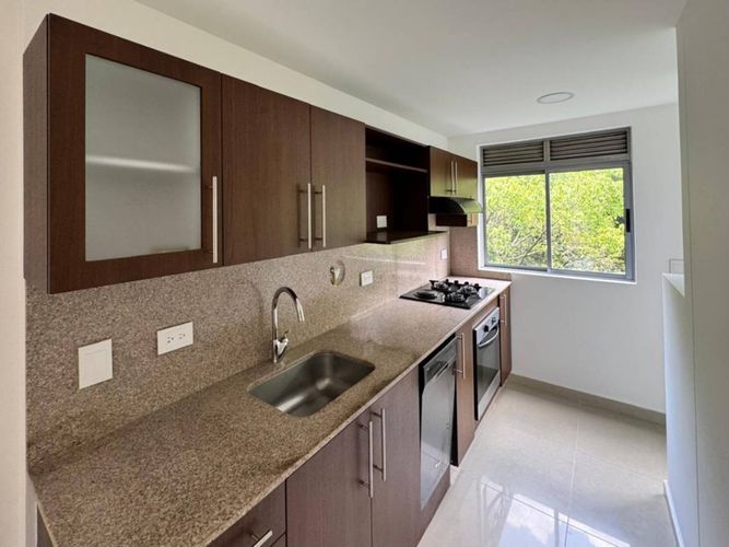 Apartamento de 2 alcobas en arriendo en Castropol, Medellín, 100 m² · foto 6 de 16