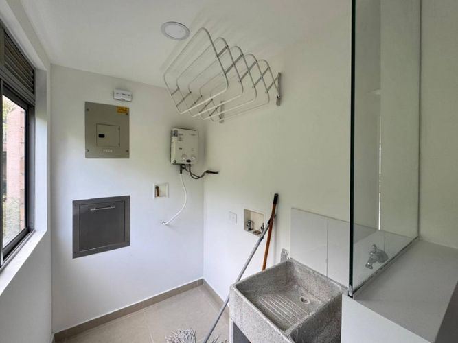 Apartamento de 2 alcobas en arriendo en Castropol, Medellín, 100 m² · foto 16 de 16