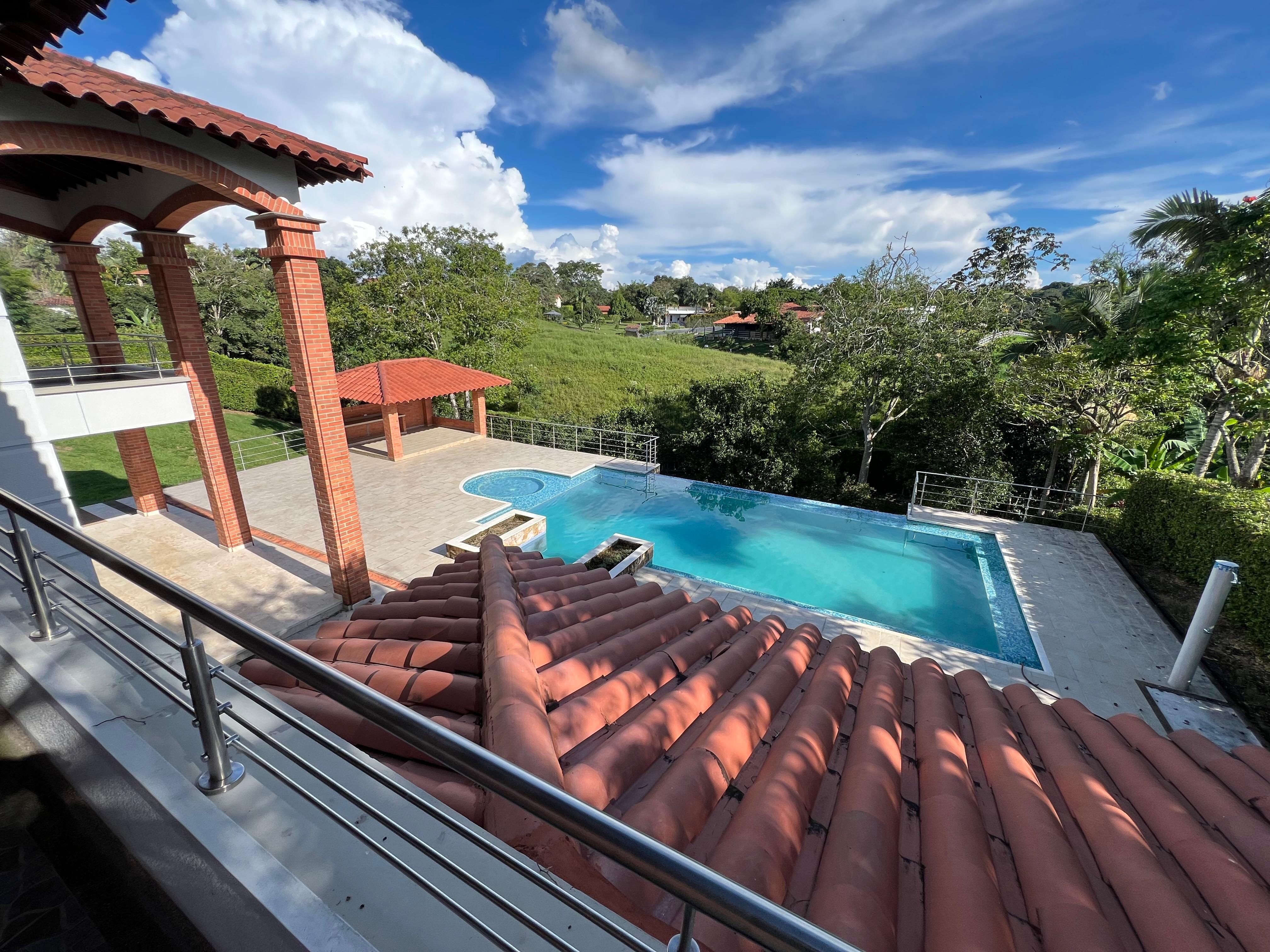 Casa en venta en Cerritos, Pereira · foto 2 de 24