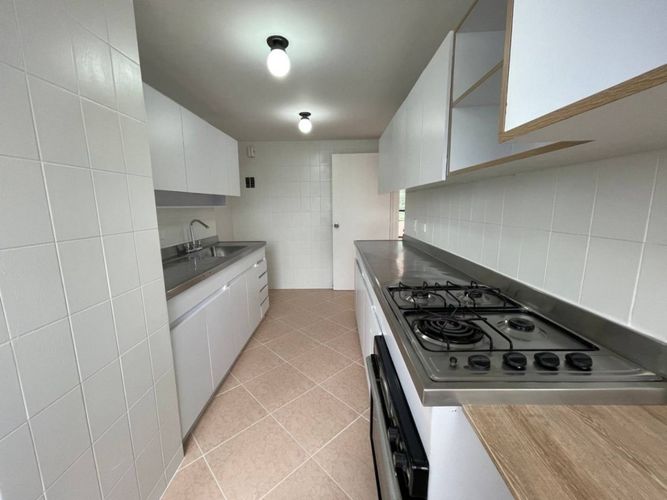 Apartamento de 3 alcobas en arriendo en Loma Del Campestre, Medellín, 135 m² · foto 6 de 24