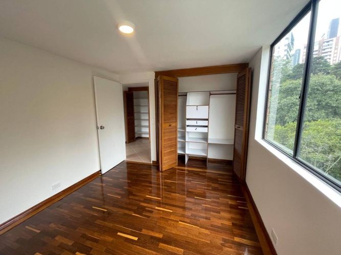 Apartamento de 3 alcobas en arriendo en Loma Del Campestre, Medellín, 135 m² · foto 15 de 24