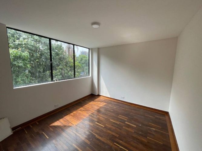 Apartamento de 3 alcobas en arriendo en Loma Del Campestre, Medellín, 135 m² · foto 23 de 24