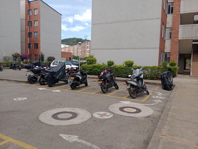 Apartamento de 3 alcobas en venta en Co. Miraflores, Piedecuesta, 55 m² · foto 10 de 15