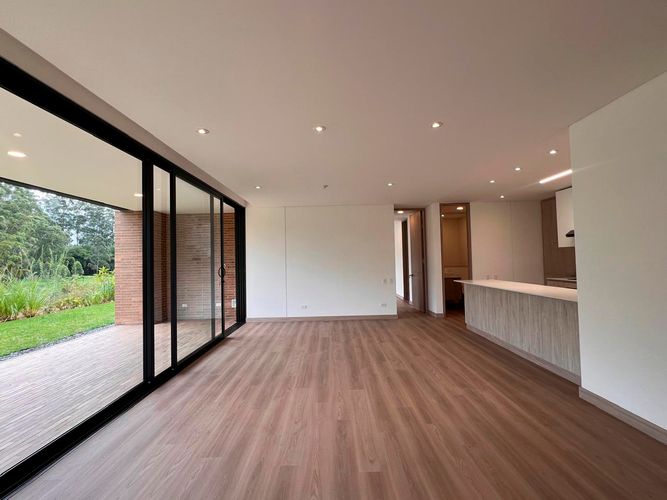 Apartamento de 2 alcobas en arriendo en El Porvenir, Rionegro, 145 m² · foto 2 de 15