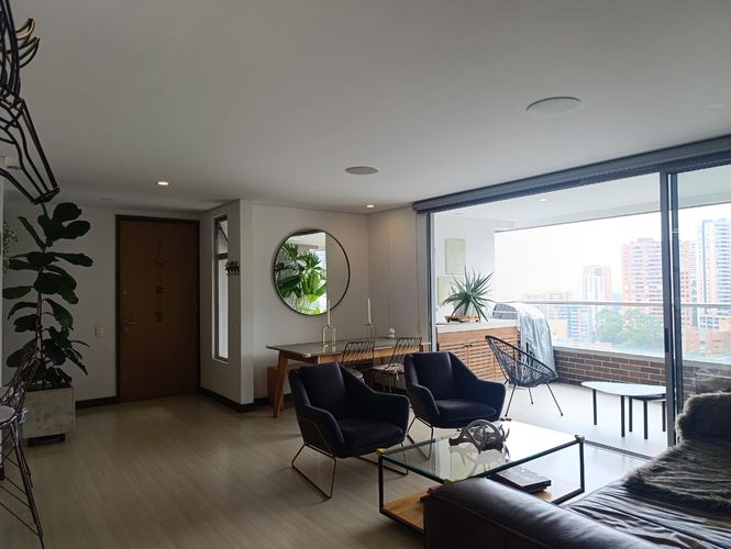 Apartamento de 2 alcobas en arriendo en El Poblado, Medellín, 122 m² · foto 3 de 20