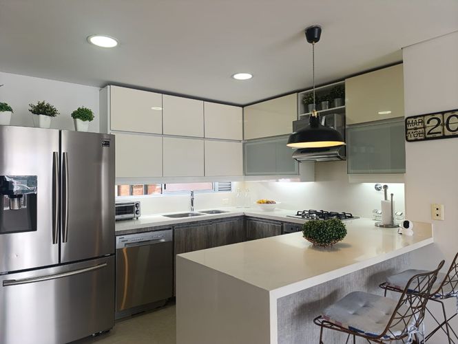 Apartamento de 2 alcobas en arriendo en El Poblado, Medellín, 122 m² · foto 4 de 20