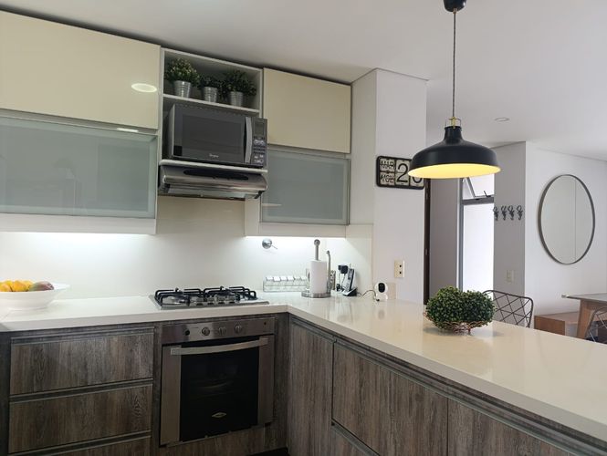 Apartamento de 2 alcobas en arriendo en El Poblado, Medellín, 122 m² · foto 5 de 20