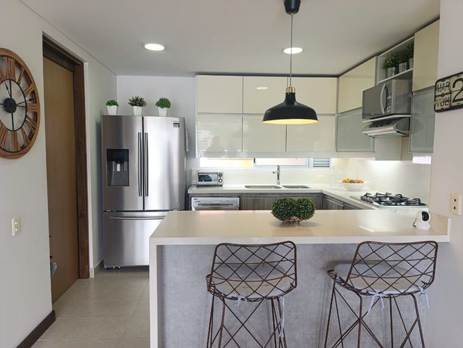 Apartamento de 2 alcobas en arriendo en El Poblado, Medellín, 122 m² · foto 7 de 20