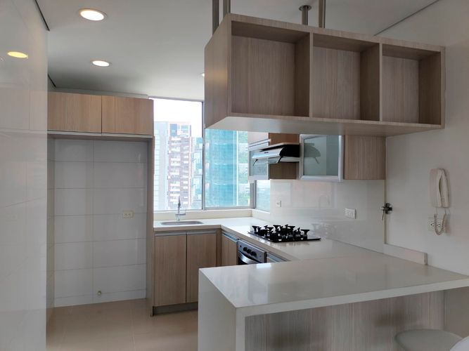 Apartamento de 3 alcobas en arriendo en El Poblado, Medellín, 120 m² · foto 6 de 15
