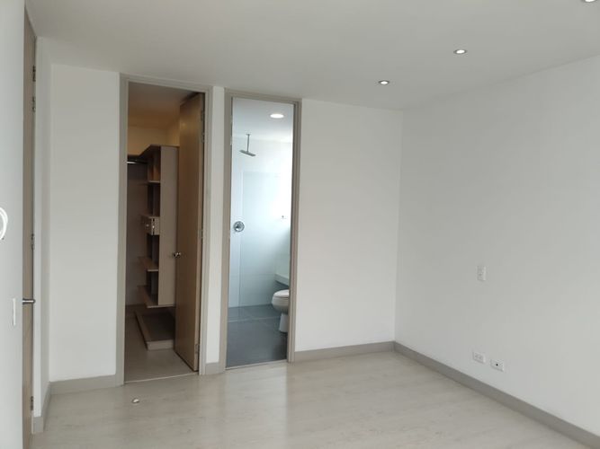 Apartamento de 3 alcobas en arriendo en El Poblado, Medellín, 120 m² · foto 12 de 15