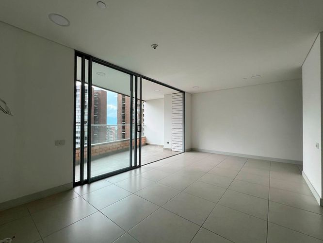 Apartamento de 2 alcobas en arriendo en Cumbres, Envigado, 85 m² · foto 2 de 20