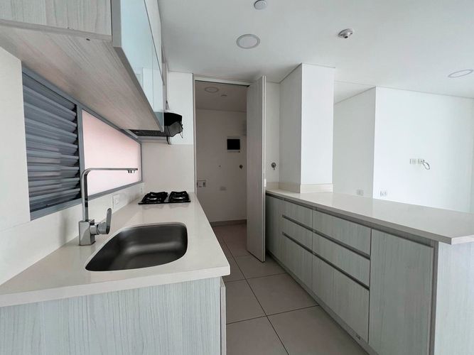Apartamento de 2 alcobas en arriendo en Cumbres, Envigado, 85 m² · foto 4 de 20