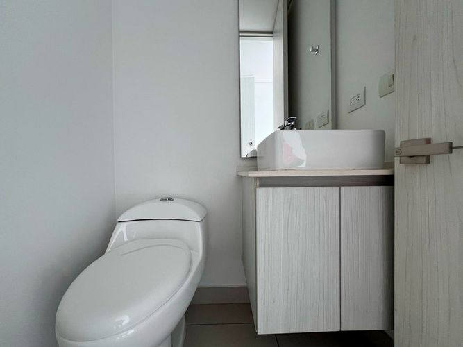 Apartamento de 2 alcobas en arriendo en Cumbres, Envigado, 85 m² · foto 16 de 20