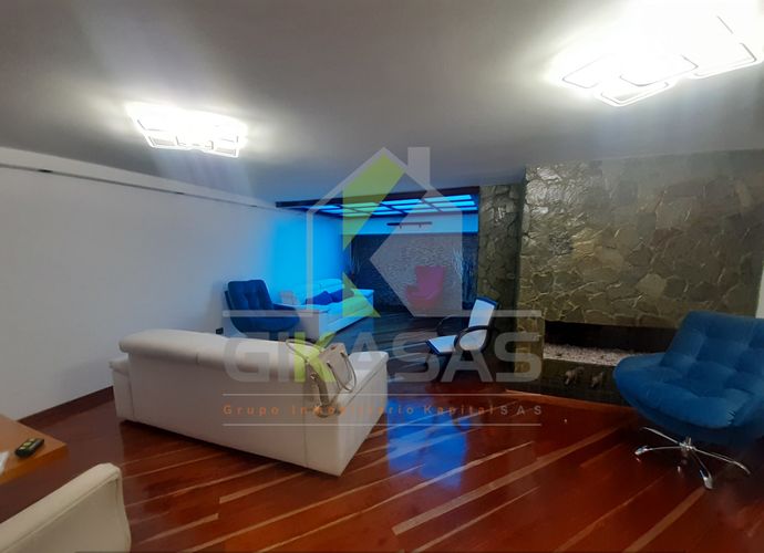 Casa en venta en Engativá, Bogotá · foto 2 de 24