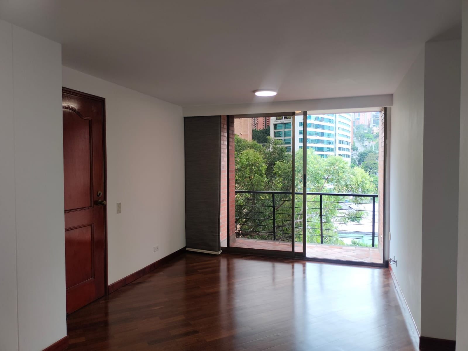 Apartamento en arriendo en El Poblado, Medellín · foto 3 de 15