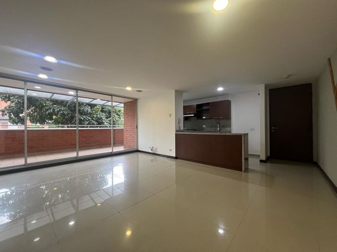 Apartamento de 3 alcobas en arriendo en Cumbres, Envigado, 100 m² · foto 2 de 17