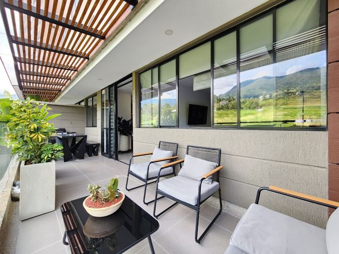 Apartaestudio en venta en Loma Del Escobero, Envigado, 79 m² · foto 2 de 16