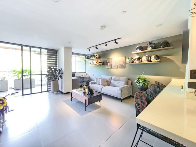 Apartaestudio en venta en Loma Del Escobero, Envigado, 79 m² · foto 3 de 16