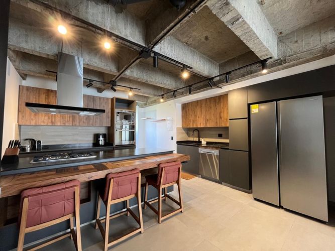 Apartamento de 3 alcobas en venta en El Poblado, Medellín, 195 m² · foto 4 de 17