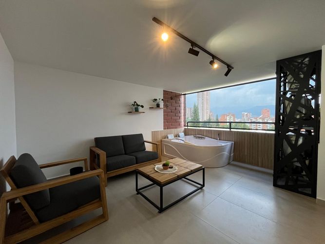Apartamento de 3 alcobas en venta en El Poblado, Medellín, 195 m² · foto 13 de 17