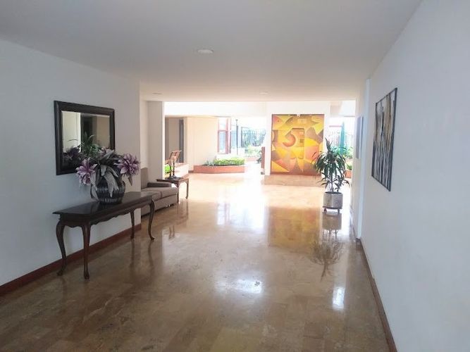 Apartamento de 4 alcobas en venta en Santa Barbara Occidental, Bogotá, 172 m² · foto 13 de 17