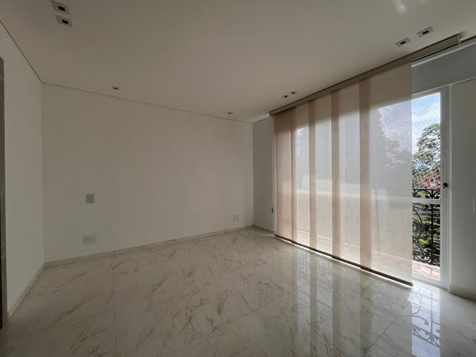 Casa de 4 alcobas en venta en El Poblado, Medellín, 600 m² · foto 9 de 20