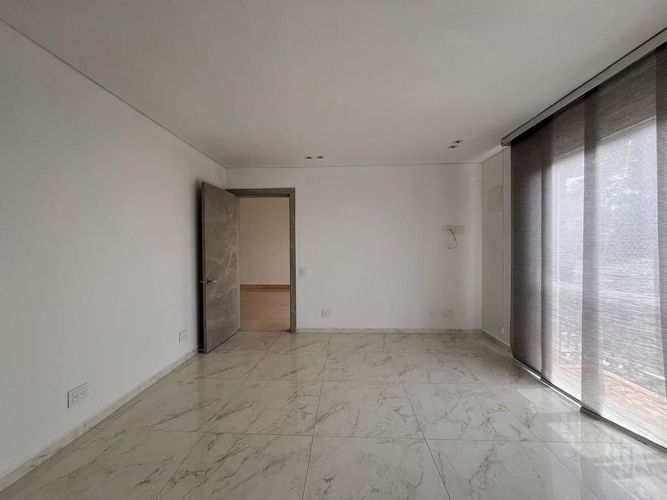 Casa de 4 alcobas en venta en El Poblado, Medellín, 600 m² · foto 11 de 20